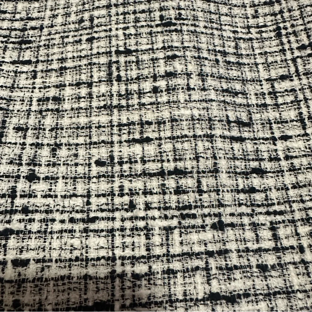 Babaton• Black and white tweed pencil skirt size 0 - Picture 6 of 9